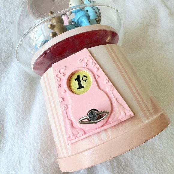 Vintage 1980’s Enesco Pink Gumball Music Box Works video - Picture 6 of 7